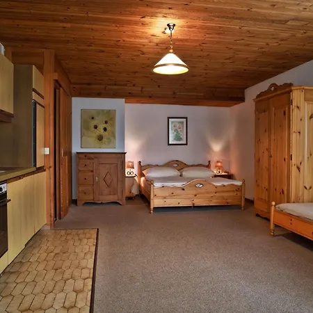 Near Afritzer & Verditz Trails Appartement