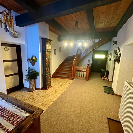 Near Afritzer & Verditz Trails Appartement