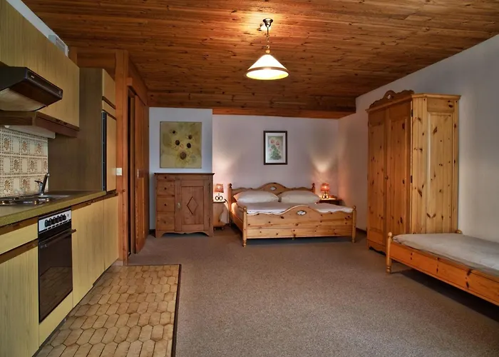 Near Afritzer & Verditz Trails Apartament